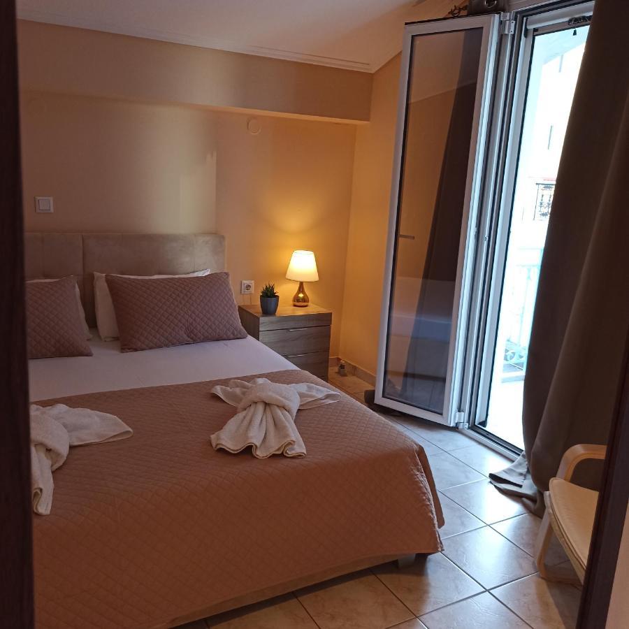 John's 4 In * Argostoli (Kefalonia)